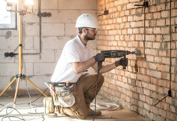 Welche Schritte sind für die Installation einer elektrischen Fußbodenheizung unter Fliesen nötig?